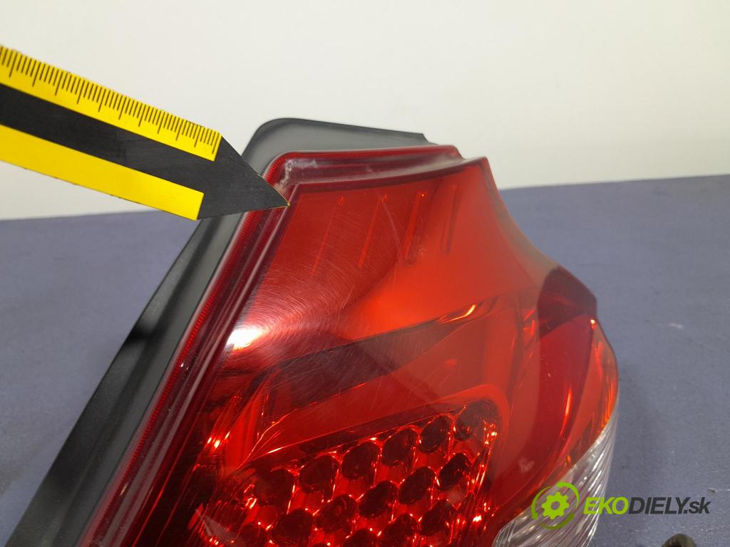 Kia Ceed 2010 světlo Zad: Práva: Mimo: 92402-1H0