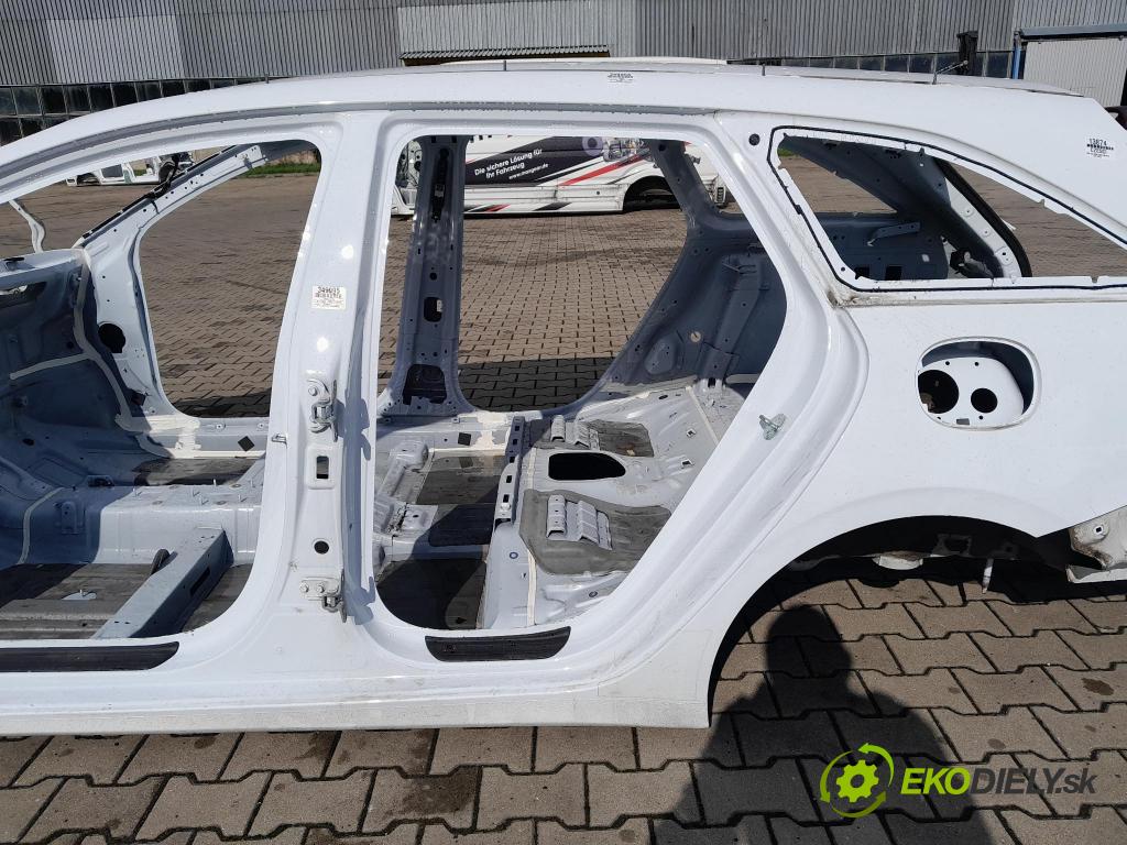 Kia Ceed 2023 Práh: Vľavo: