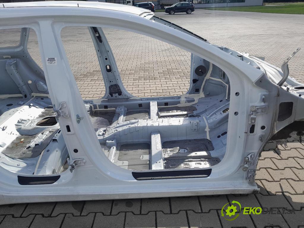 Kia Ceed 2023 Práh: v pravo: