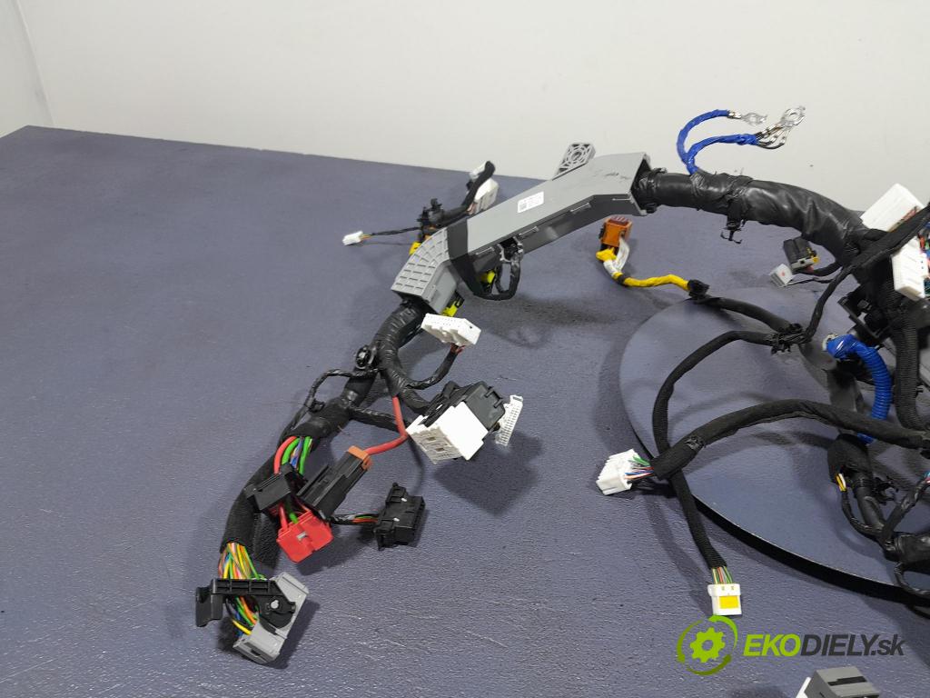 Kia Ceed 2023 instalace Elektrický: