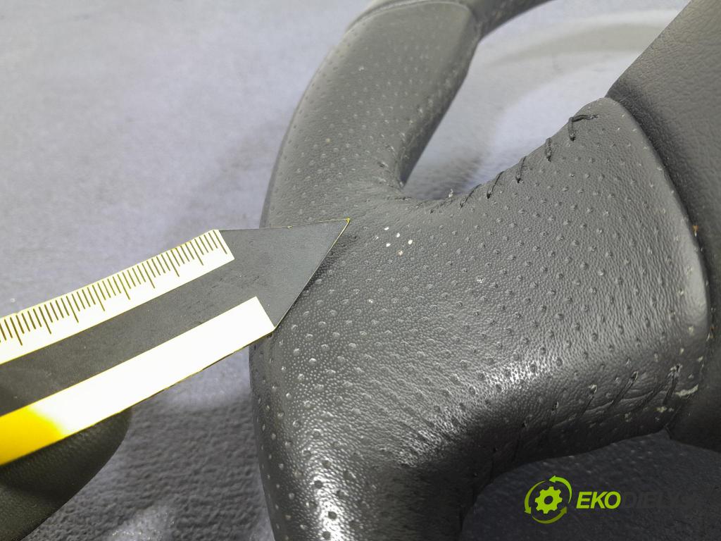 Peugeot 5008 2013 volant 98072009ZE