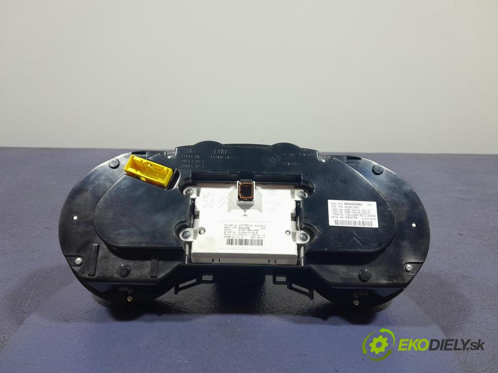 Peugeot 5008 2013 Přístrojová deska 9804263880