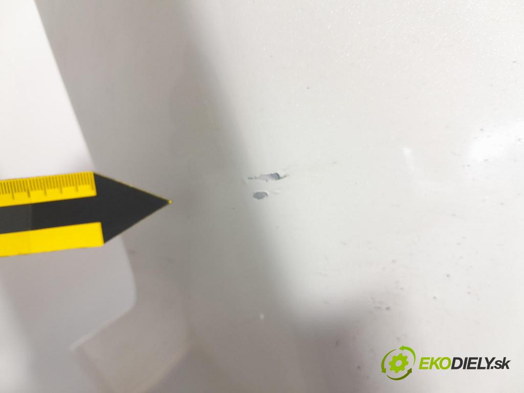 Peugeot 5008 2013 nárazník Zad: