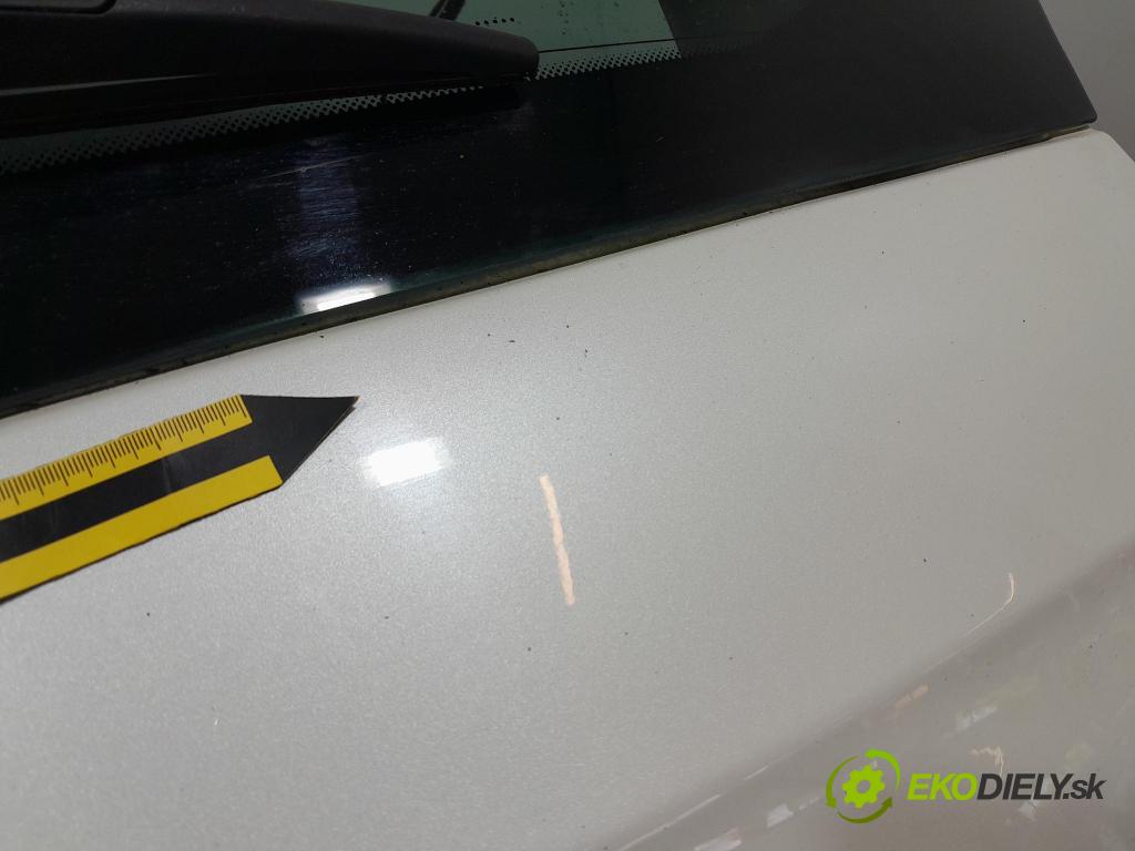 Peugeot 5008 2013 zadní dveře kufra: kufr
