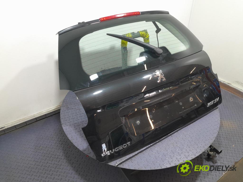 Peugeot 207 2011 zadní dveře kufra: kufr
