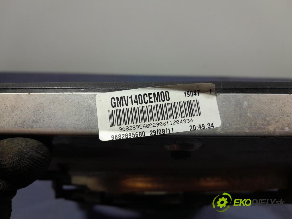 Peugeot 207 2011 ventilátor Chladič: 9682895680