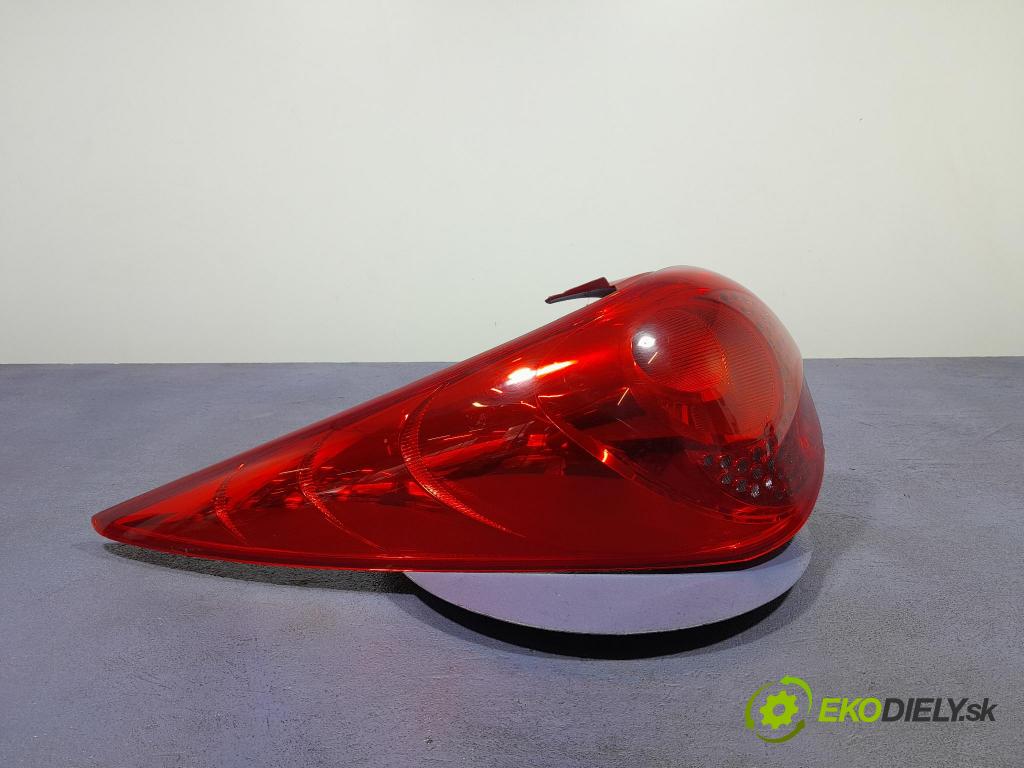 Peugeot 207 2011 světlo Zad: levá Mimo: 9680158080