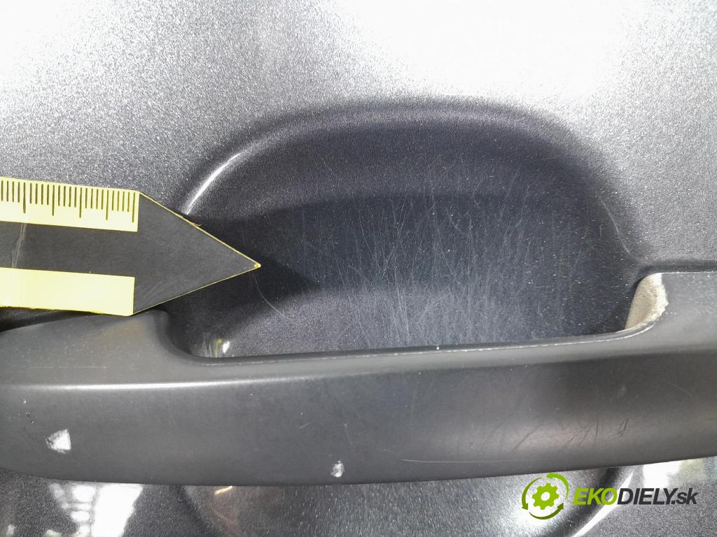 Kia Ceed 2010 dveře před Vlevo, odjet: