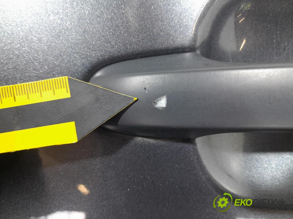 Kia Ceed 2010 dveře před Vlevo, odjet: