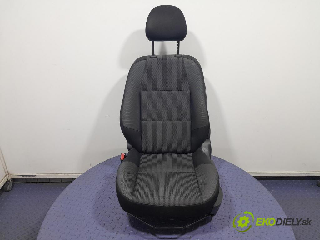 Peugeot 207 2011 Sedadlo Řidiči