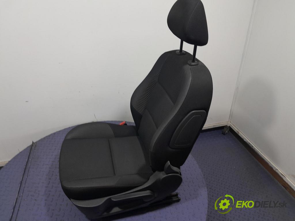 Peugeot 207 2011 Sedadlo Řidiči