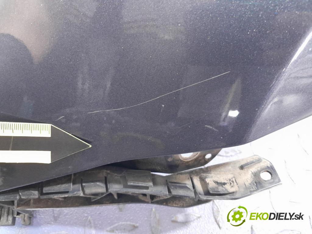 Kia Ceed 2010 blatnik před Levý: