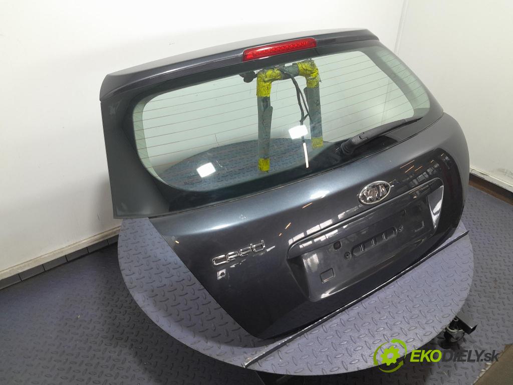Kia Ceed 2010 zadní dveře kufra: kufr