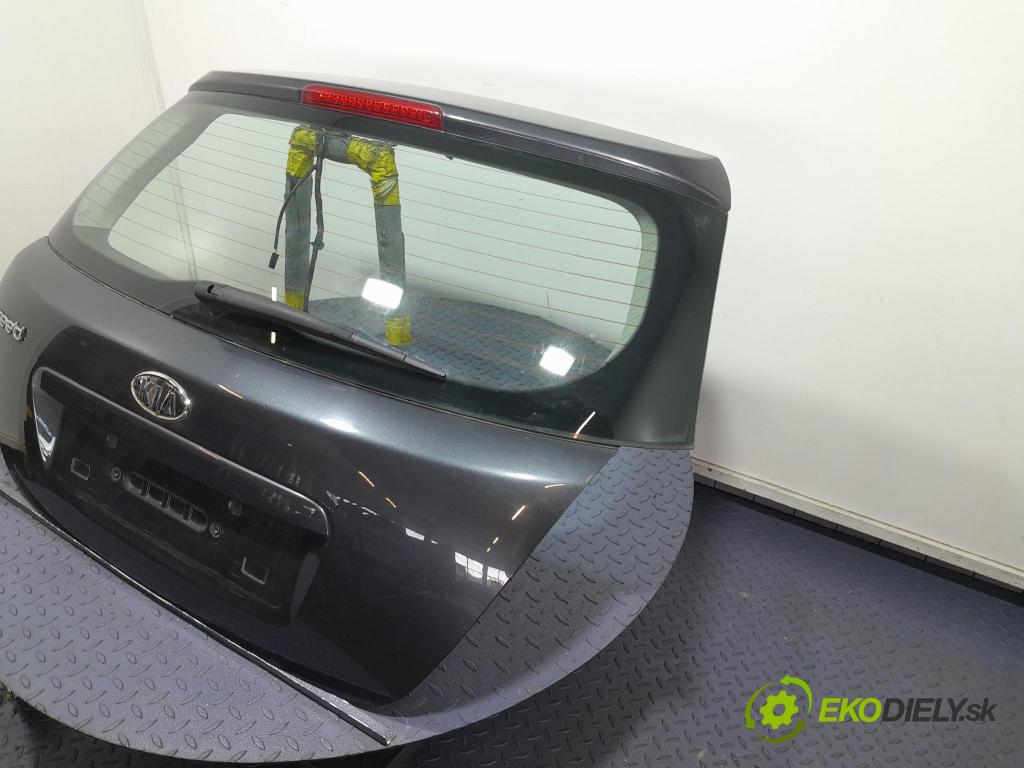 Kia Ceed 2010 zadní dveře kufra: kufr