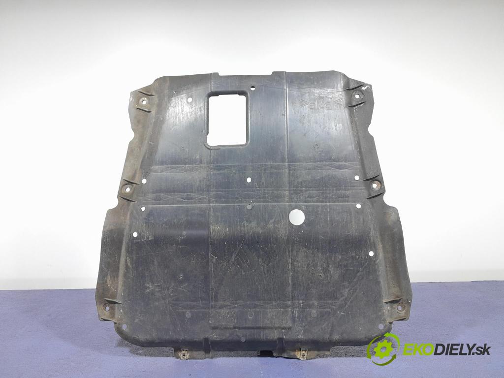 Dacia Sandero 2014 kryt Motor: 758904911R