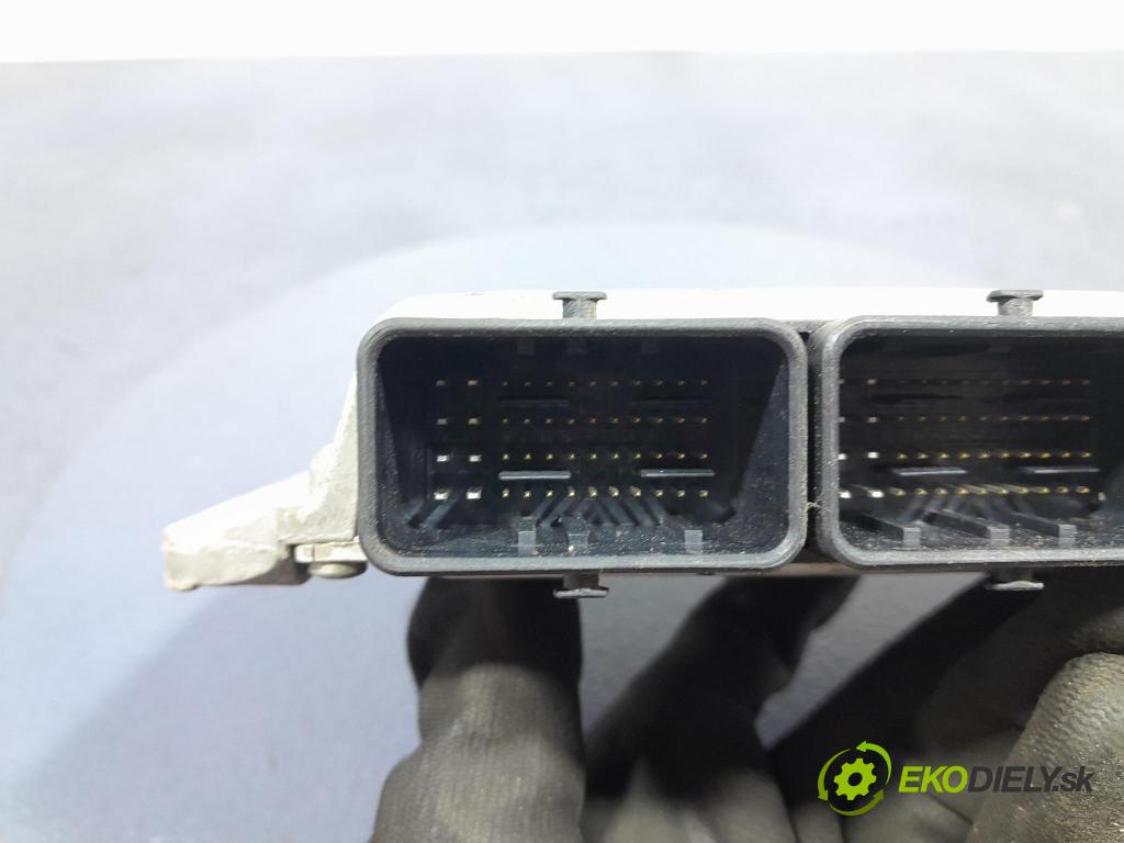 Dacia Sandero 2014 řídící jednotka Motor: 237102071R