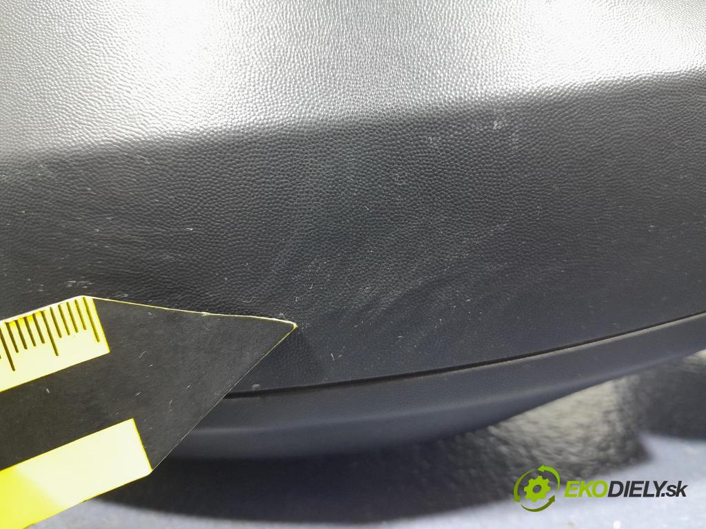Dacia Sandero 2014 zpětné zrcátko prave