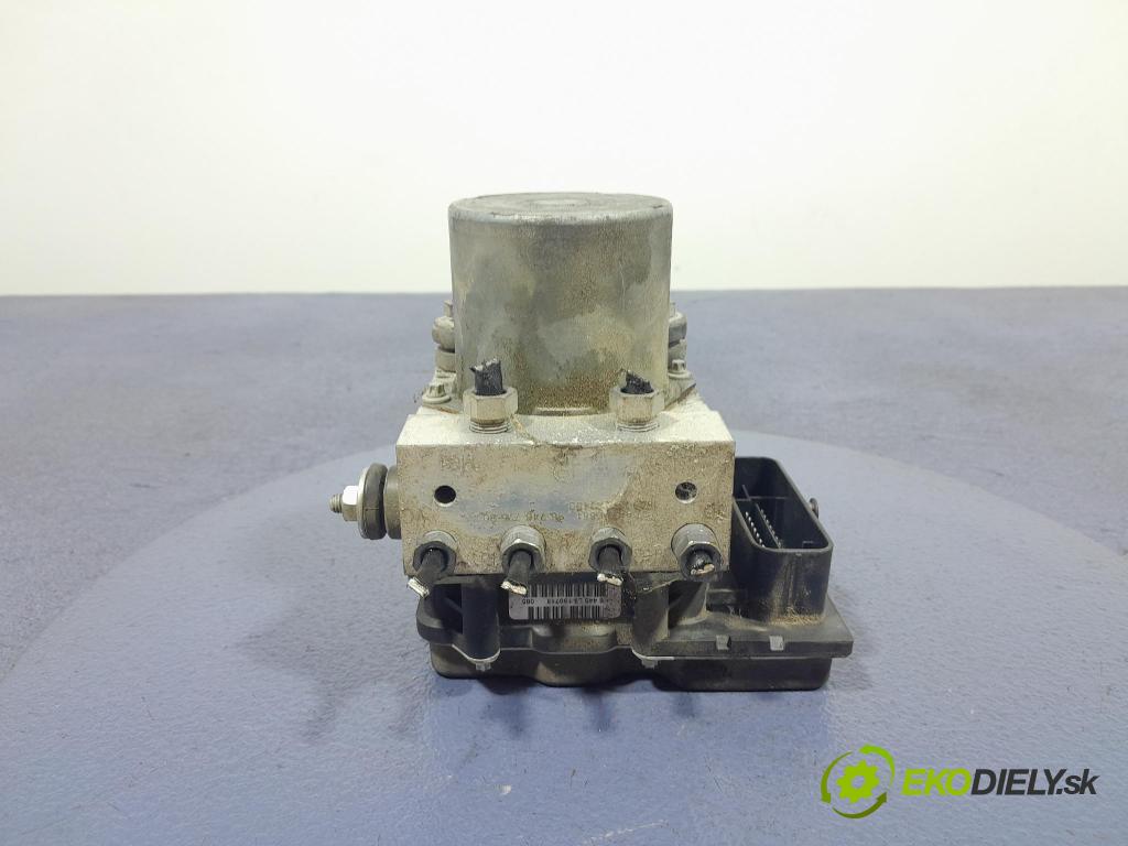 Peugeot 5008 2013 čerpadlo ABS x 9674677580