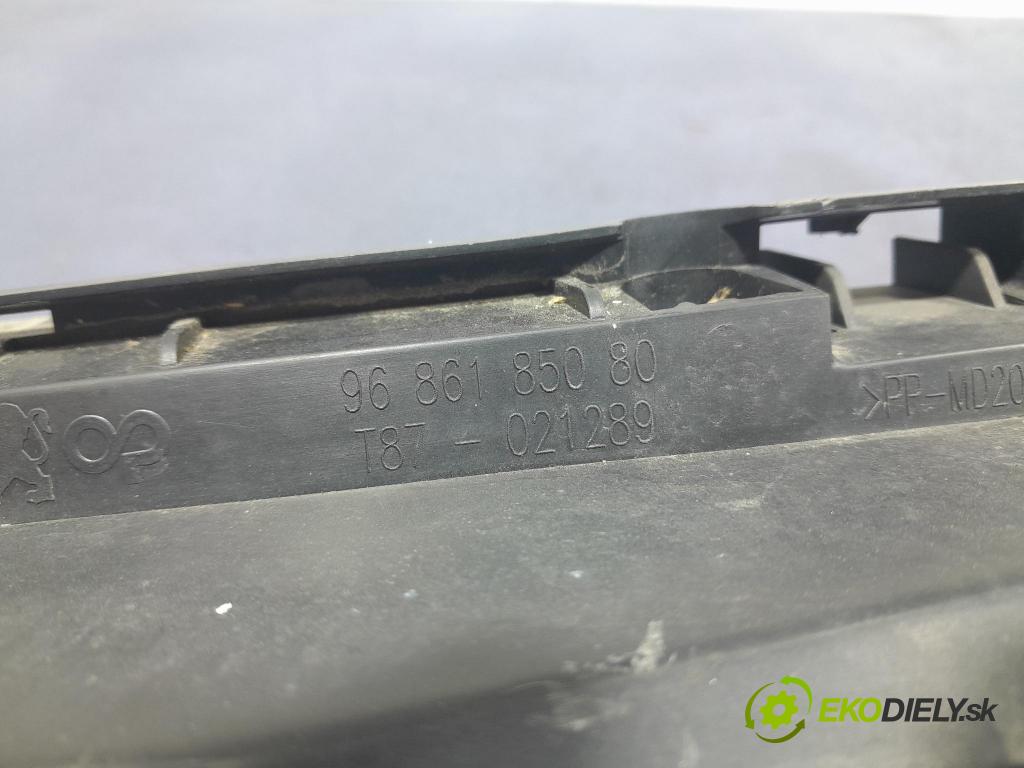 Peugeot 5008 2013 výztuha Čelní / stěna Přední 9686185080