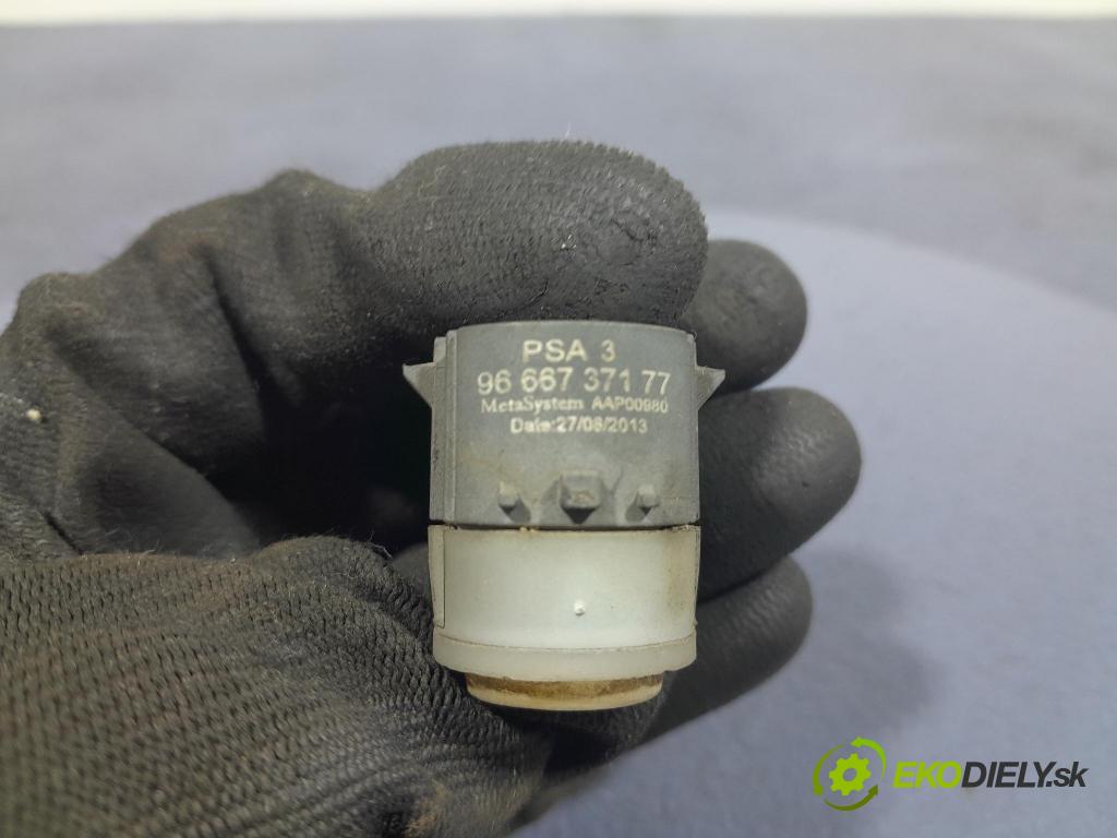 Peugeot 5008 2013 snímač / řídící jednotka PDC 9666737177