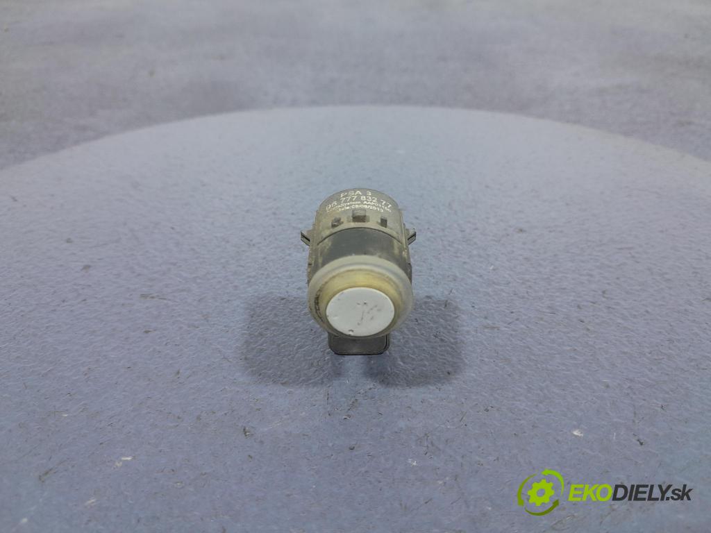 Peugeot 5008 2013 snímač / řídící jednotka PDC 9677783277