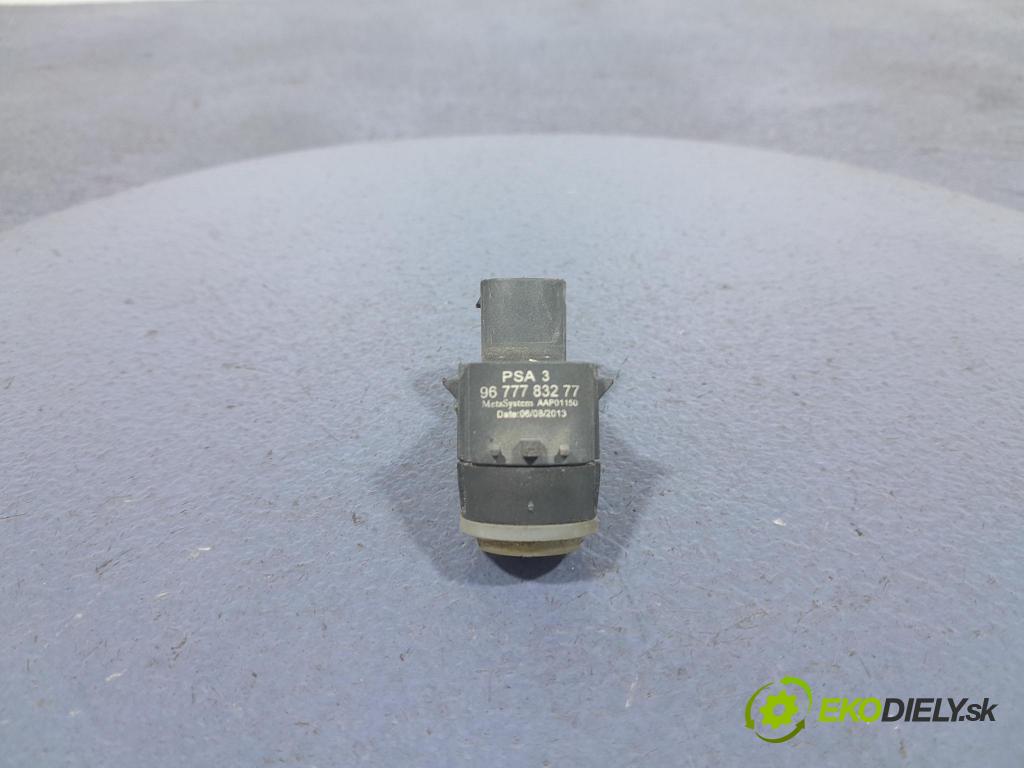 Peugeot 5008 2013 snímač / řídící jednotka PDC 9677783277