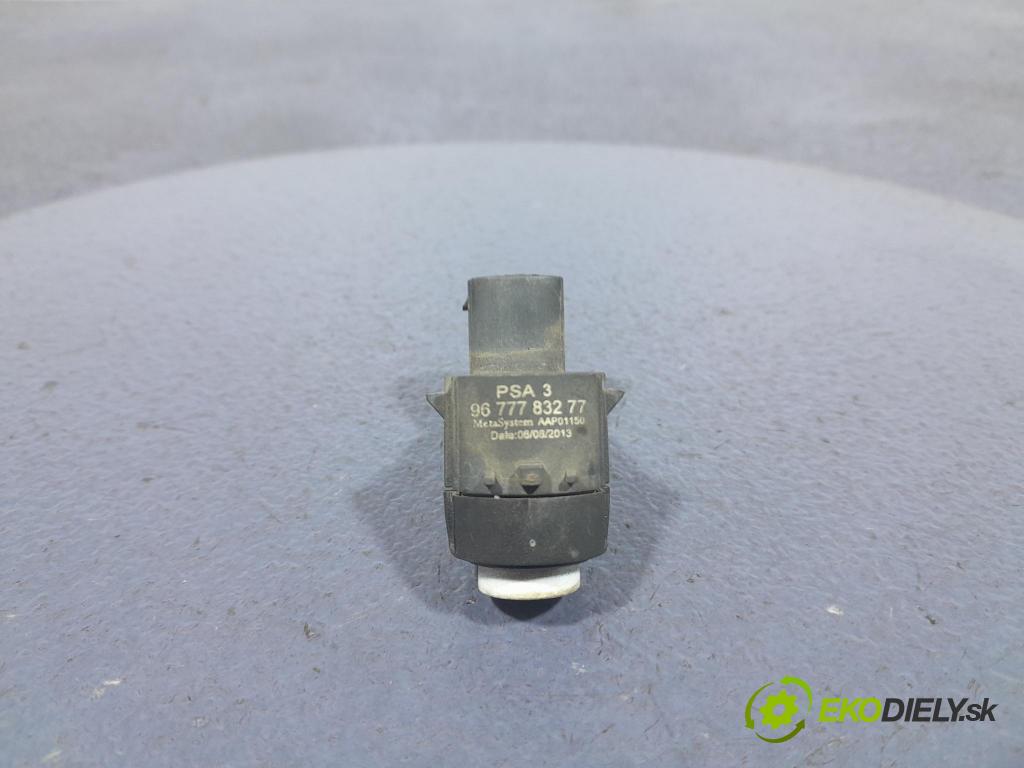 Peugeot 5008 2013 snímač / řídící jednotka PDC 9677783277