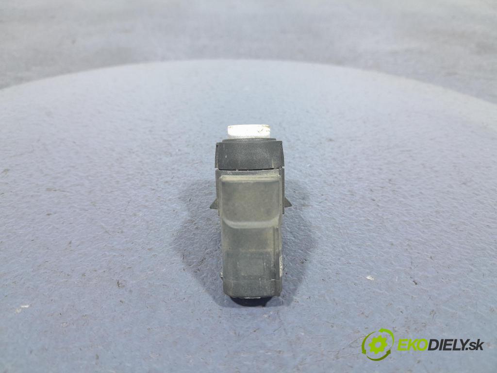 Peugeot 5008 2013 snímač / řídící jednotka PDC 9677783277