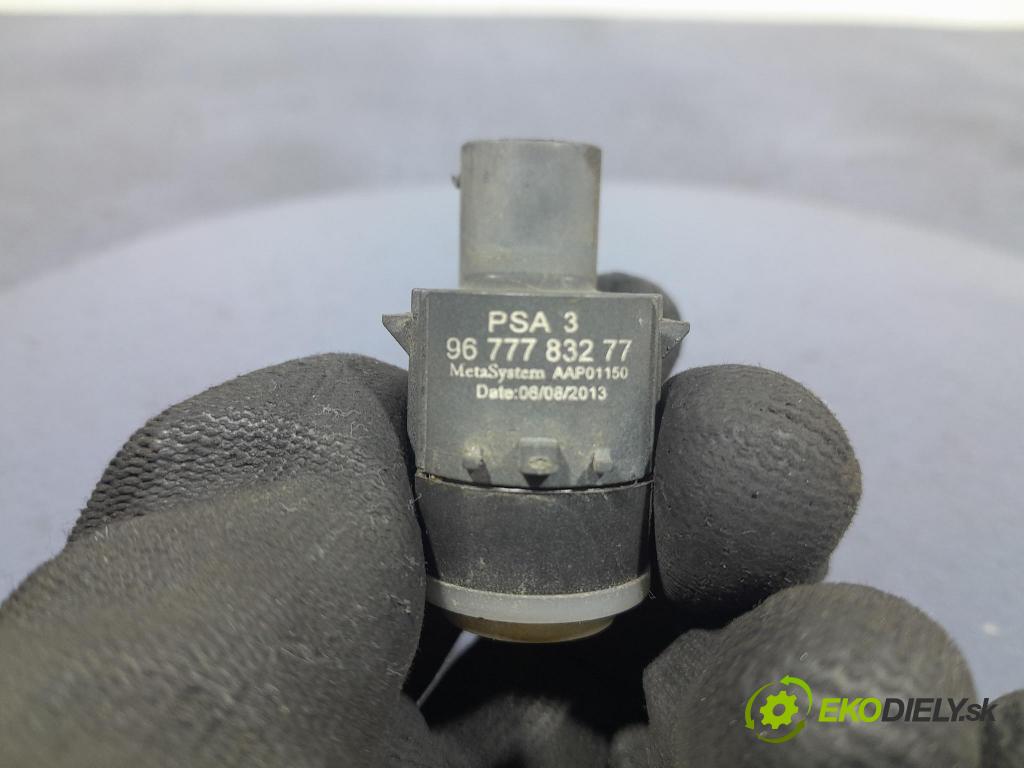 Peugeot 5008 2013 snímač / řídící jednotka PDC 9677783277