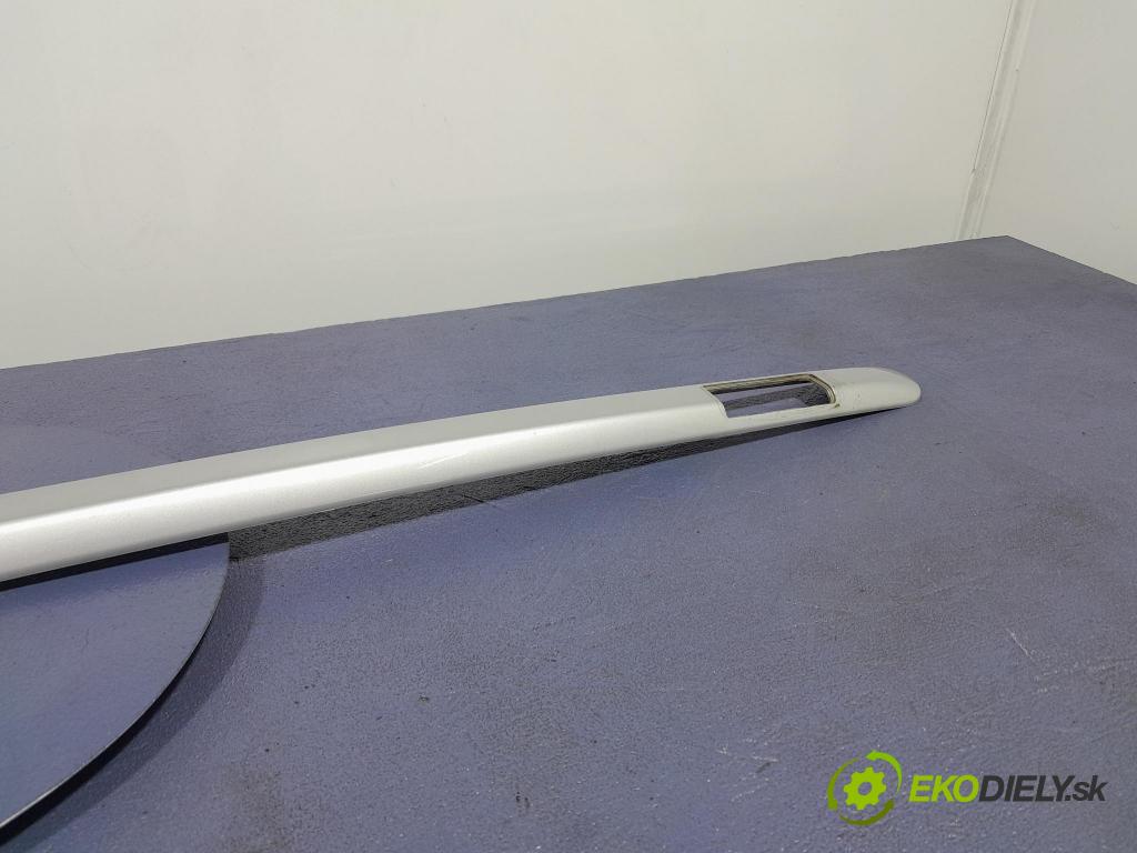 Peugeot 5008 2013 lišta Dekoratívne: 9675548377