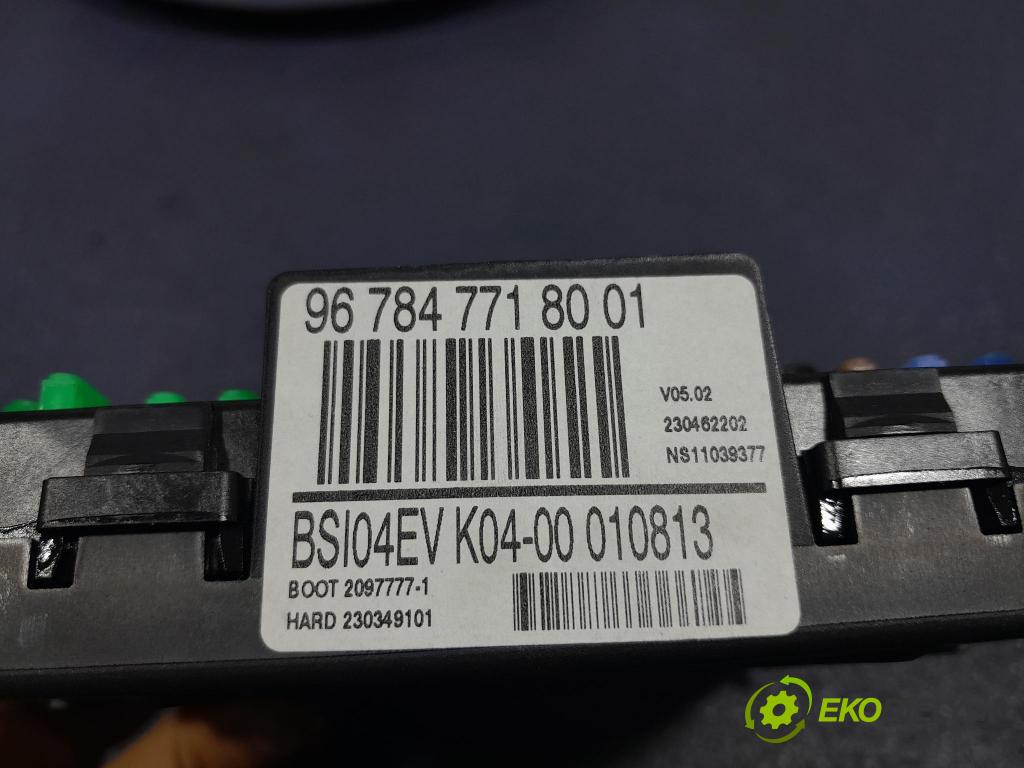 Peugeot 5008 2013 skříňka Pojistky 9678477180