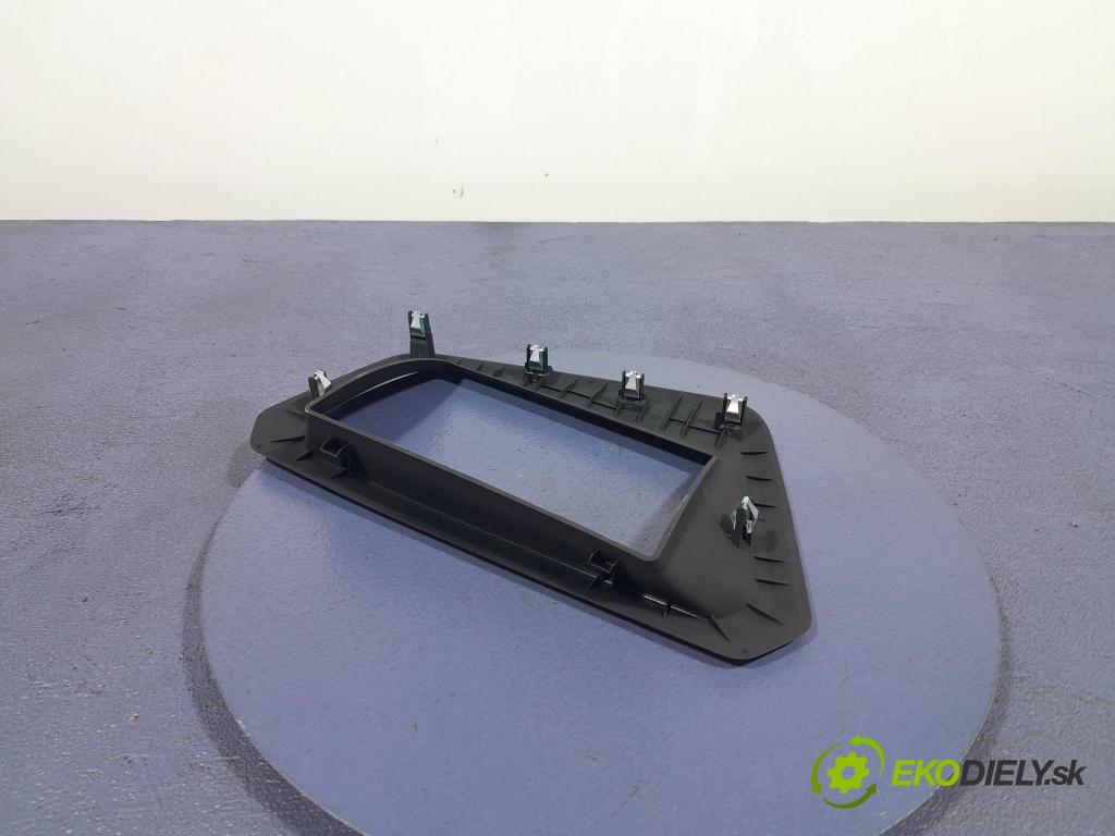 Bmw M4 2025 kryt Plast: Interiéry: 9621898