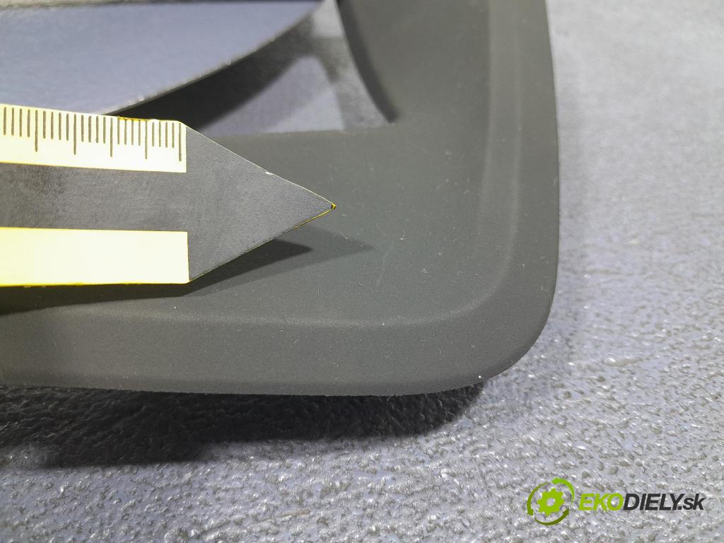 Bmw M4 2025 kryt Plast: Interiéry: 9621898