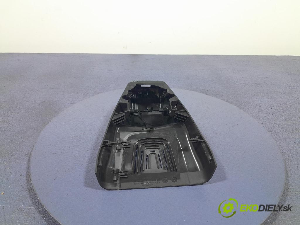 Bmw M4 2025 kryt Plast: Interiéry: 5A6E116