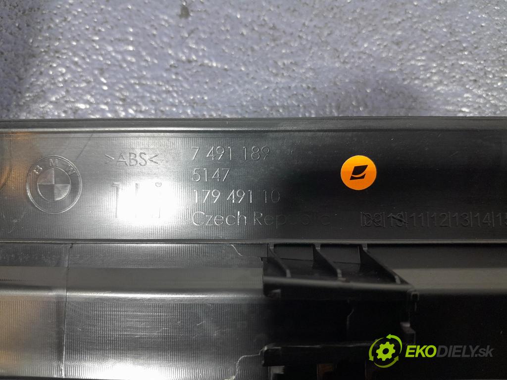 Bmw M4 2025 kryt Plast: Interiéry: 7491189