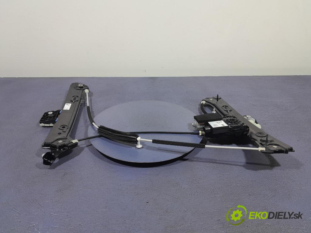 Bmw M4 2025 mechanismus stahování Sklenka: před Levý: 5A071C3