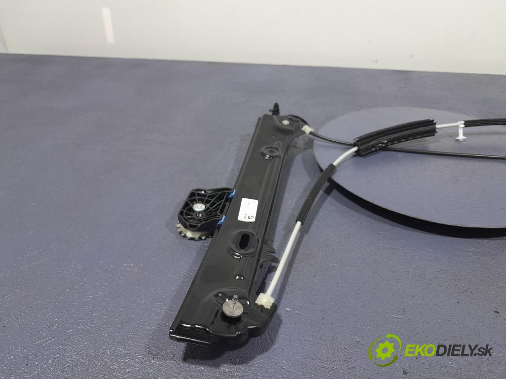 Bmw M4 2025 mechanismus stahování Sklenka: před v pravo: 5A071C4