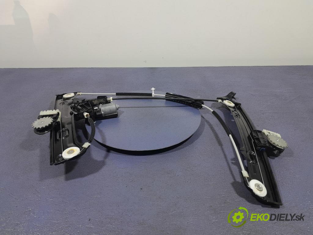 Bmw M4 2025 mechanismus stahování Sklenka: před v pravo: 5A071C4