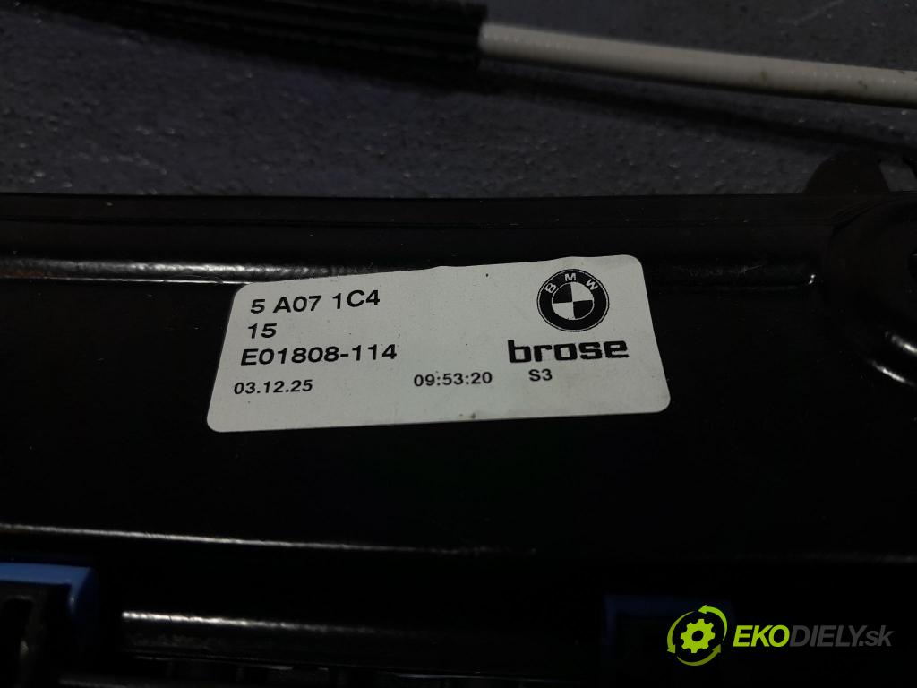 Bmw M4 2025 mechanismus stahování Sklenka: před v pravo: 5A071C4