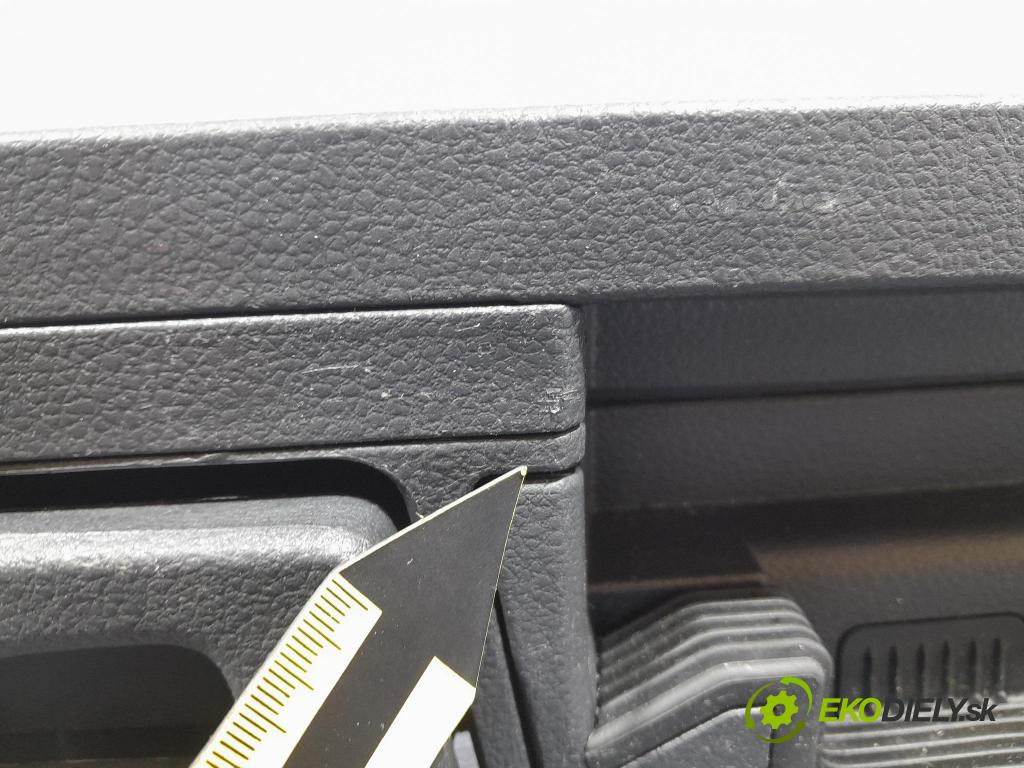 Vw Passat 2021 lišta kufr 3G9858832