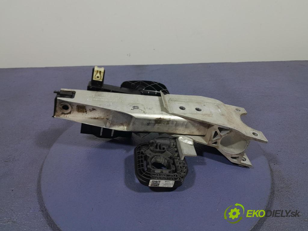 Bmw M4 2025 výztuha narazník před 8071606