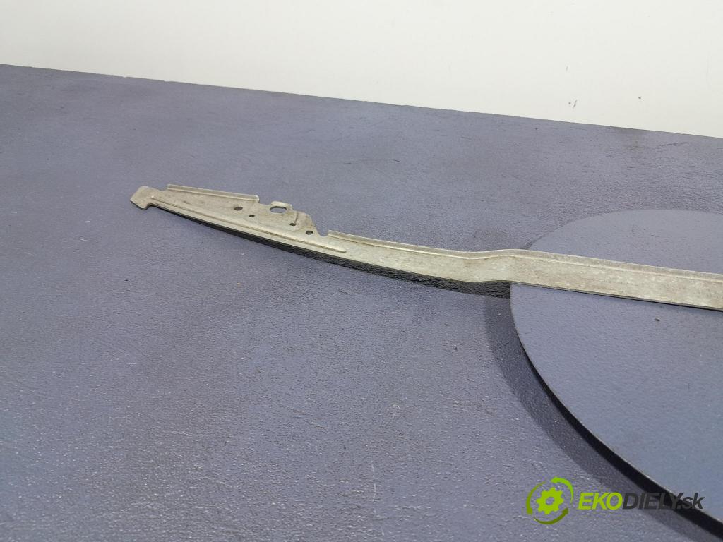 Bmw M4 2025 výztuha narazník před 8071602