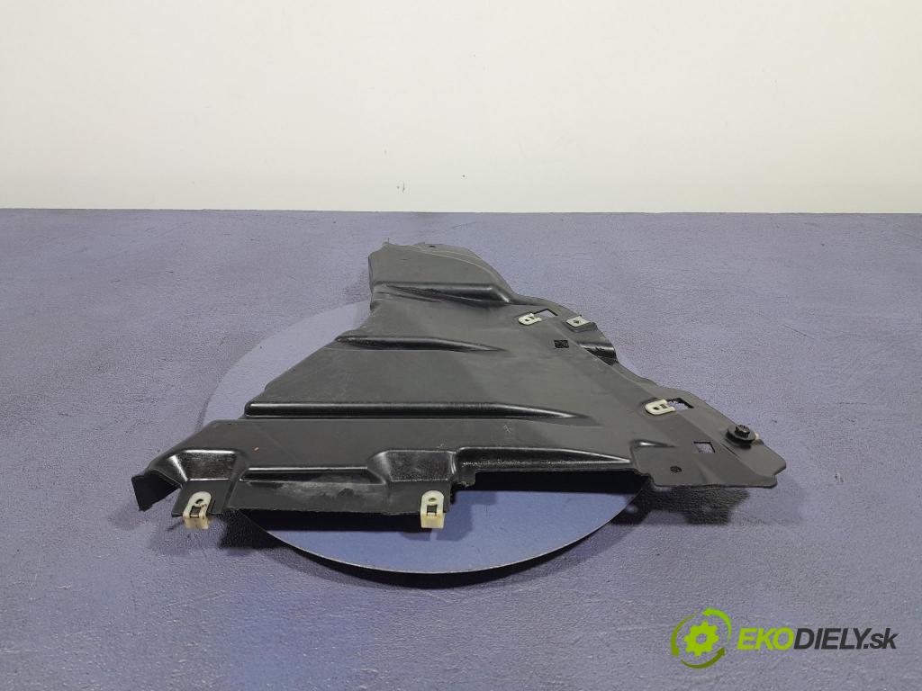 Bmw M4 2025 blatník: Plastický před 8082494