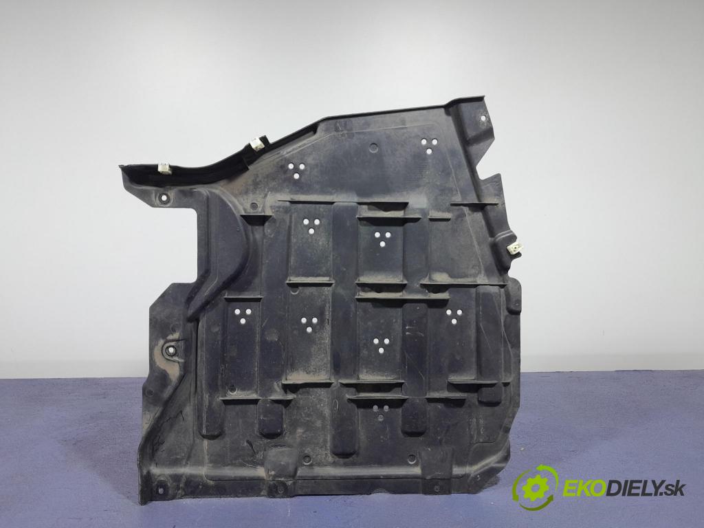 Bmw M4 2025 kryt Plast: podvozek: 8074610