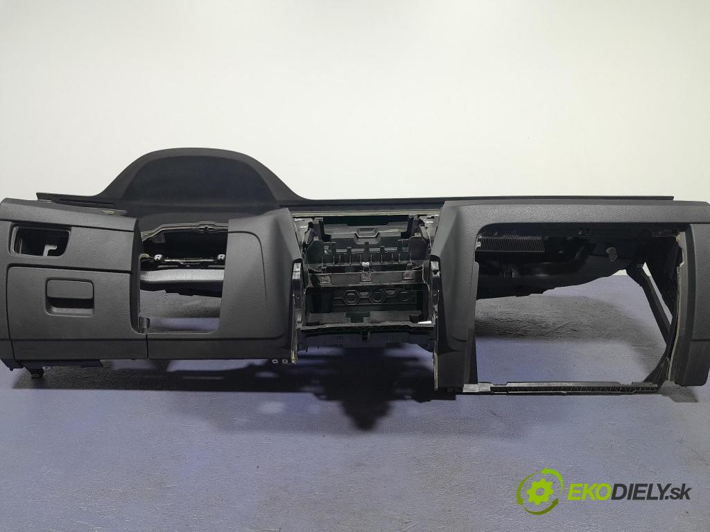 Vw Passat 2021 kokpit,pristrojová doska 