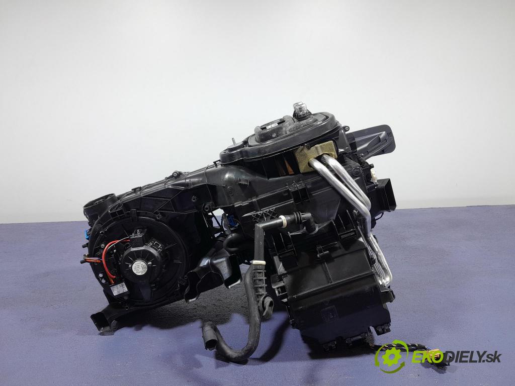 Vw Passat 2021 radiátor 5WB816001