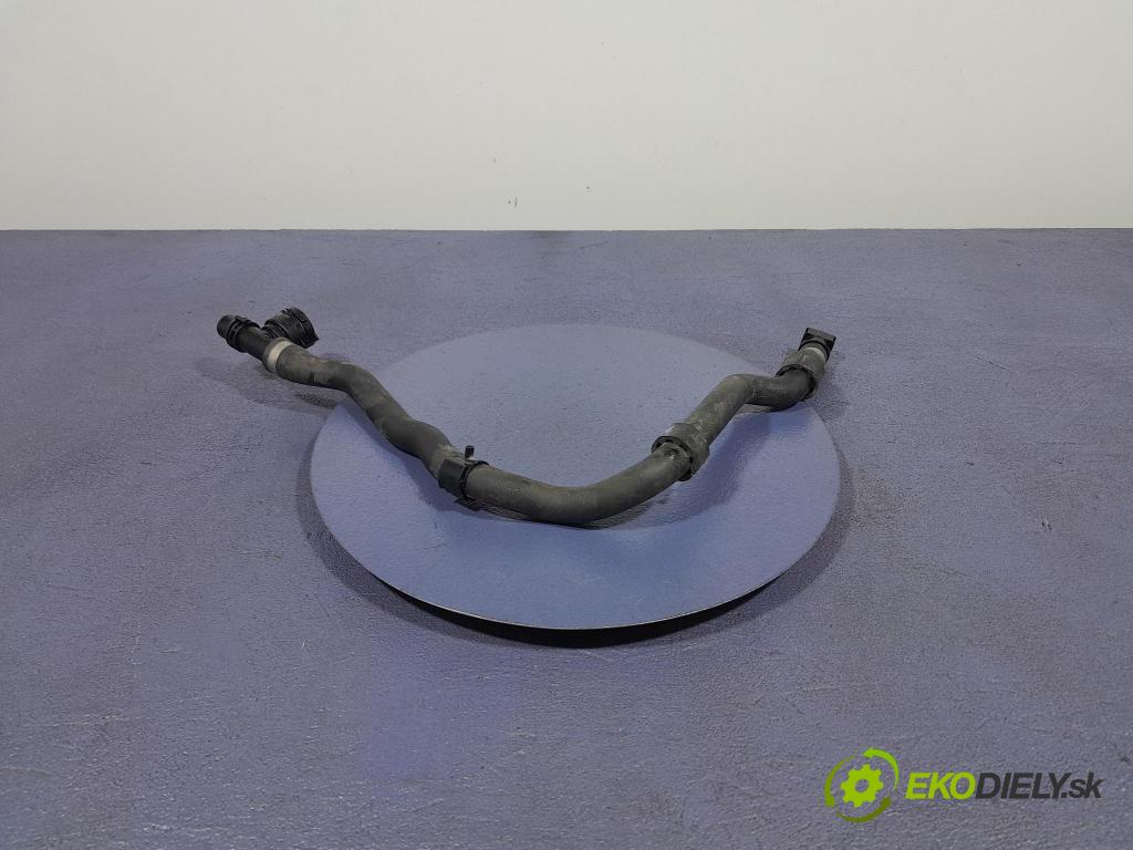 Bmw M4 2025 trubka Chladič: 8096444