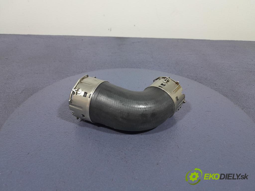 Bmw M4 2025 trubka Vzduch: 8054840