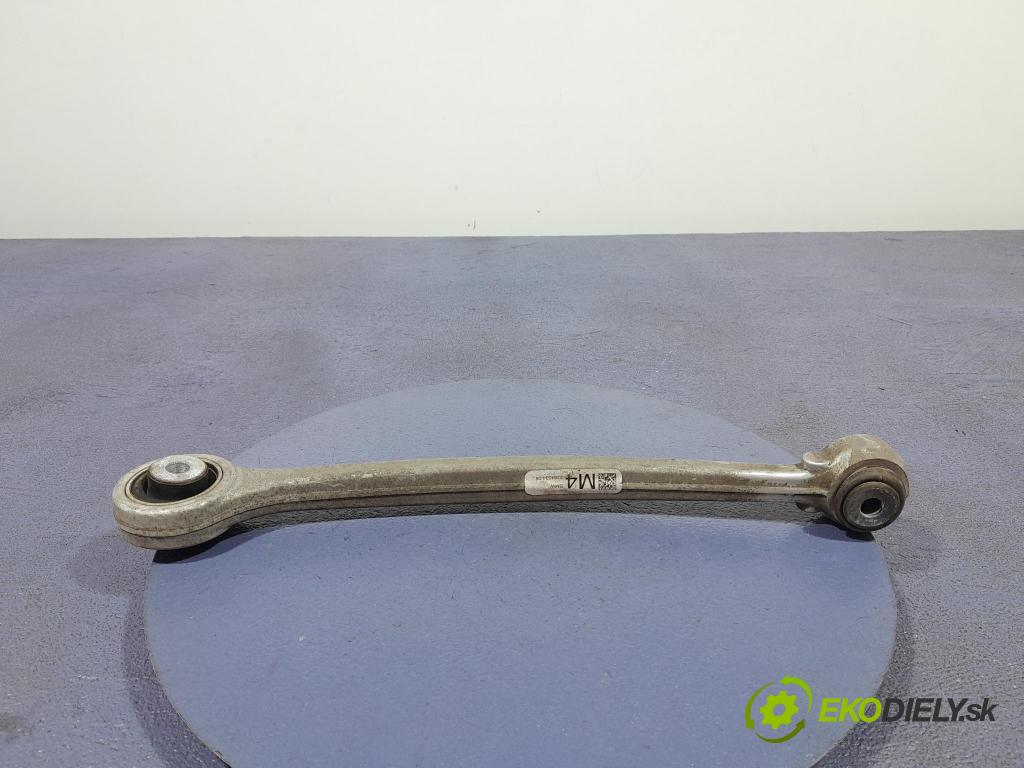 Bmw M4 2025 zad v pravo: 2284534