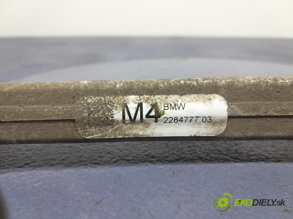 Bmw M4 2025 zad v pravo: 2284777